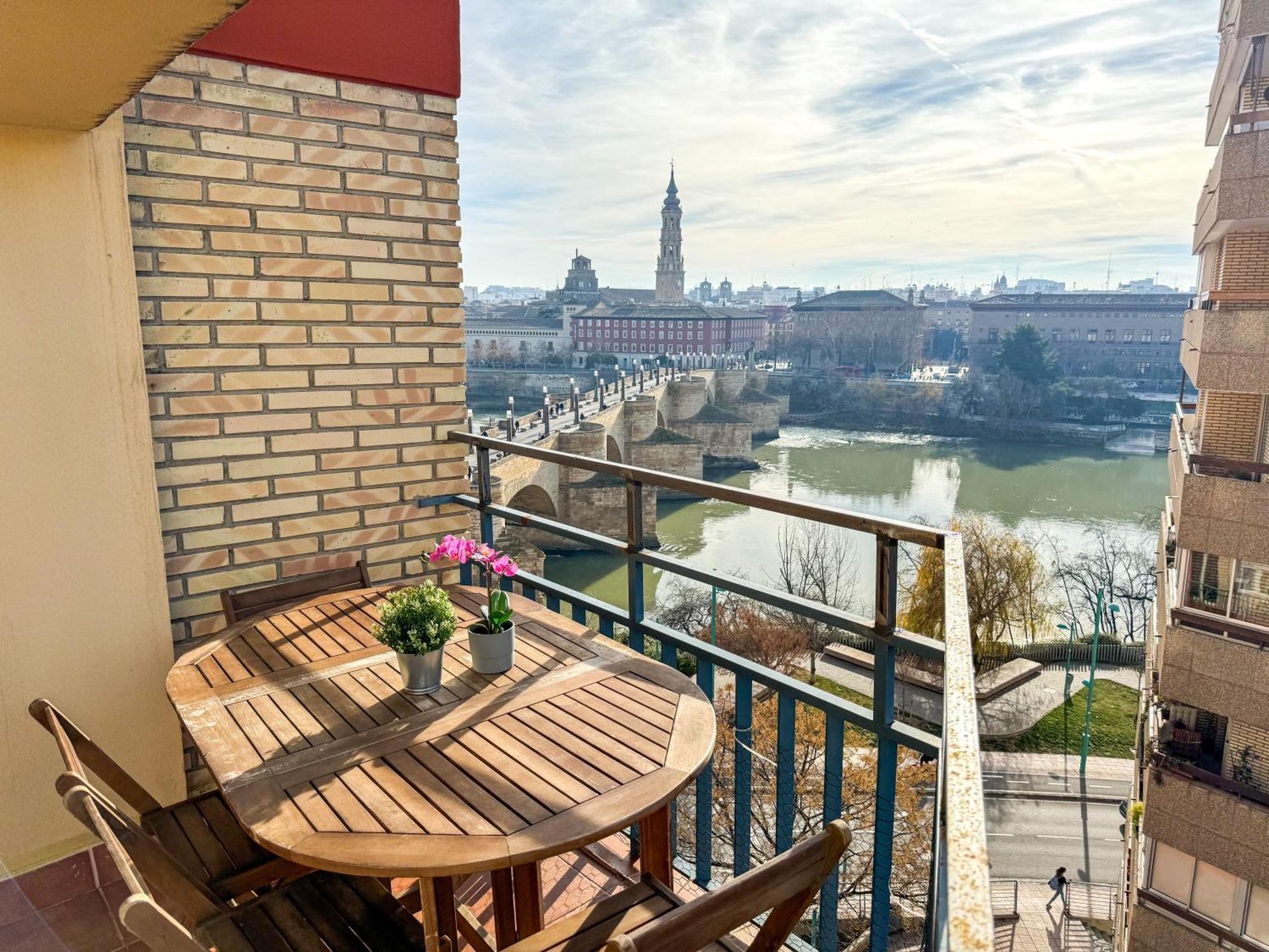 El Puente Del Pilar Comotucasa Saragosse Extérieur photo